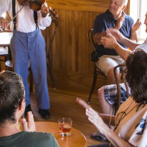 Un après-midi au bar de l’Hôtel Château Albert
